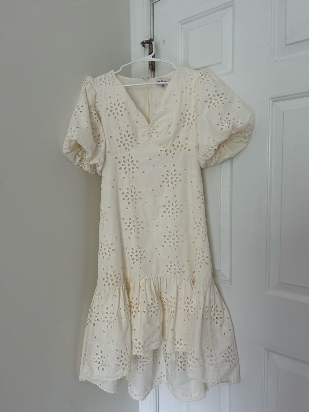 Gibson Latimer Cream Eyelet Puff-Sleeve Midi Dress